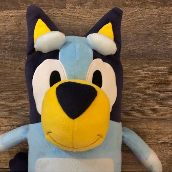 Bluey Best Mate Bluey 18" Jumbo Stuffed Animal - Picture 2 of 11